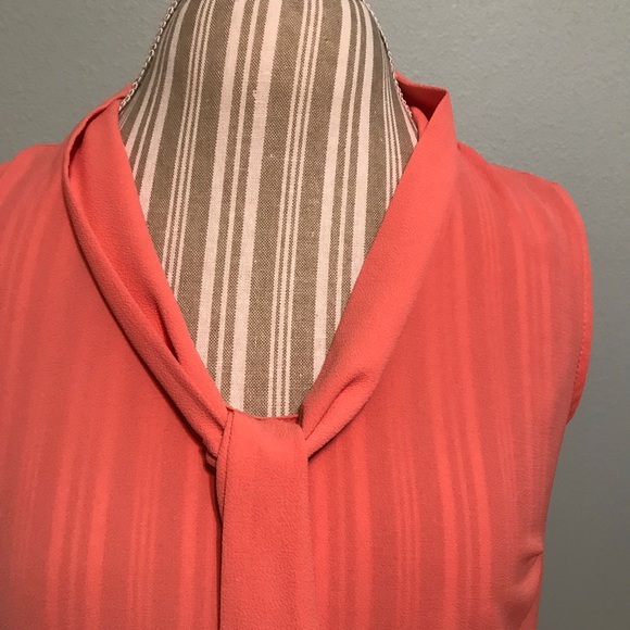 Pink Sleeveless Top Tie Detail Size Medium - Picture 4 of 6